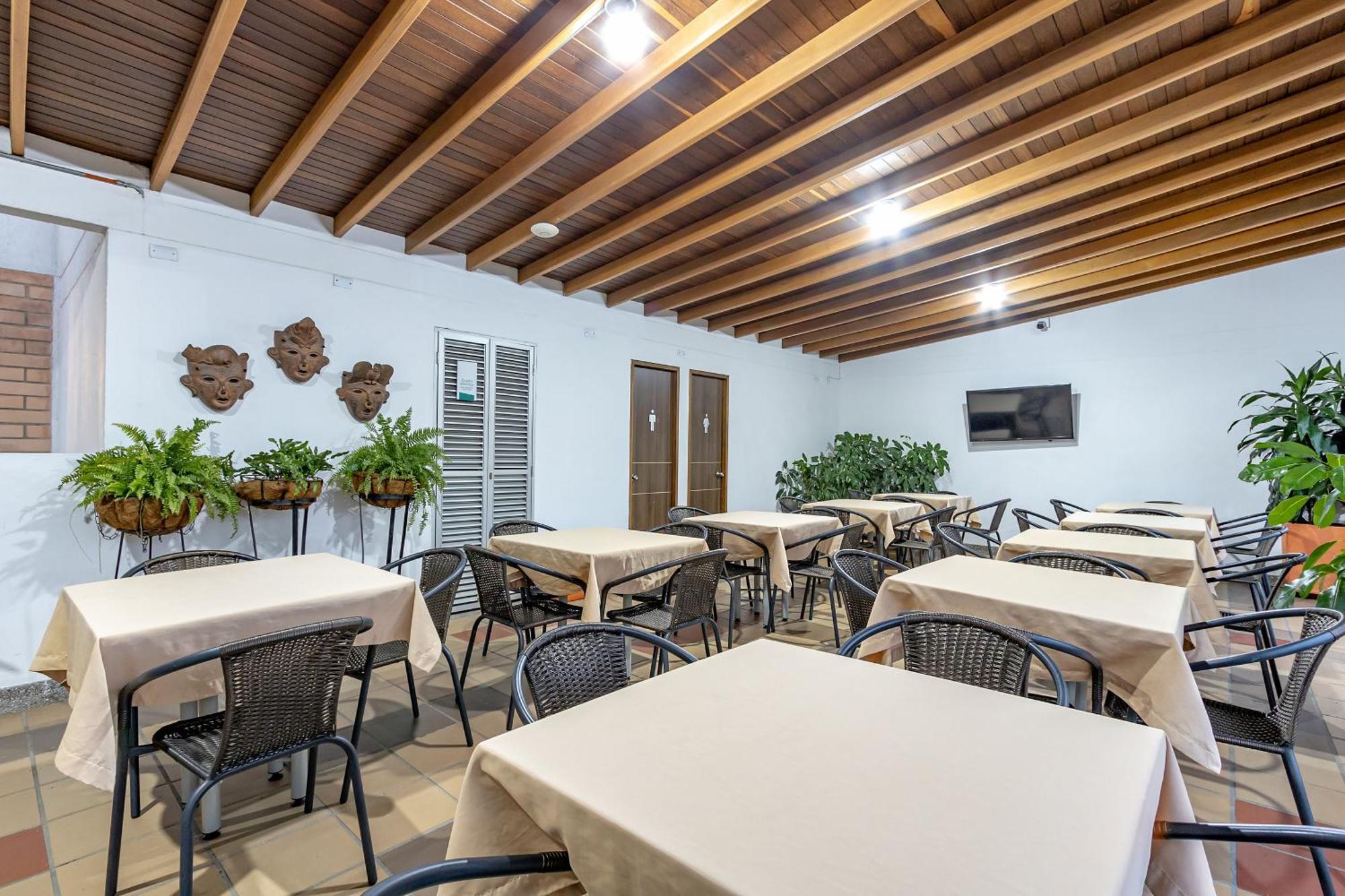 Hotel Prada Bello Bagian luar foto