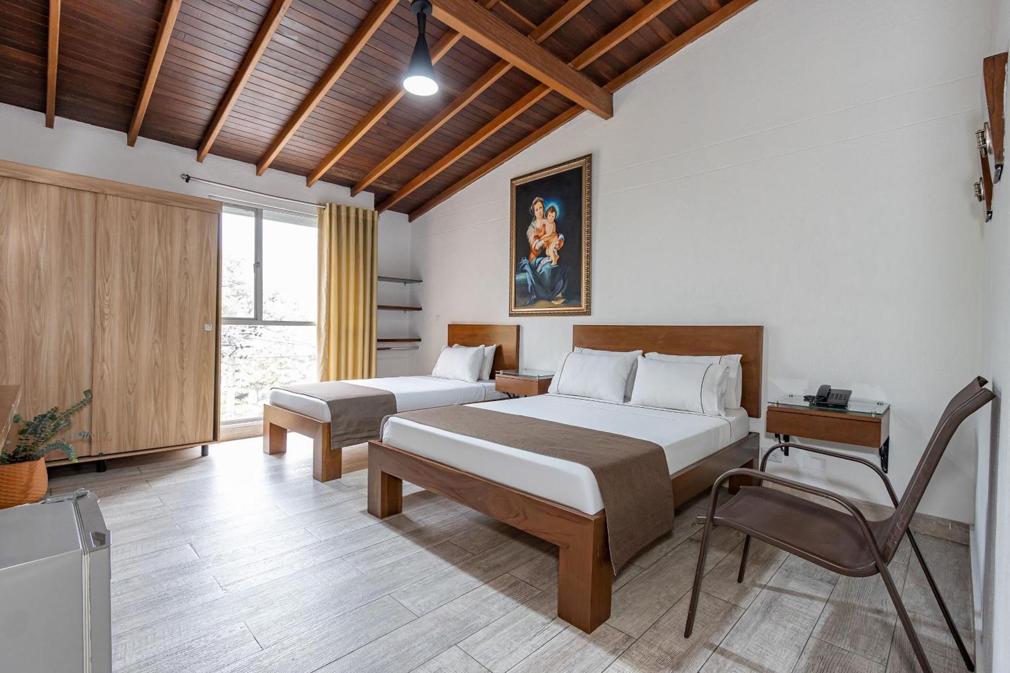 Hotel Prada Bello Bagian luar foto