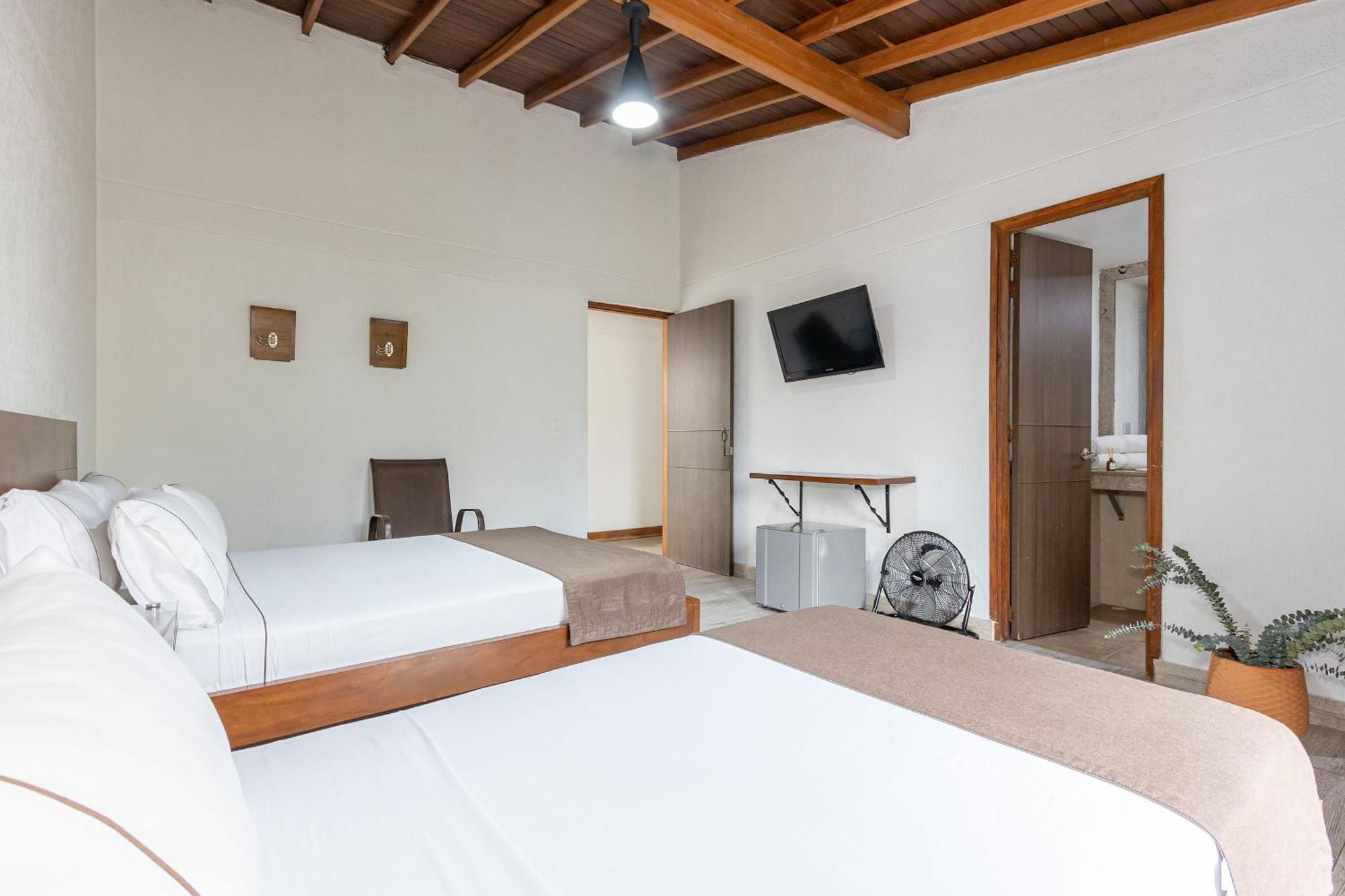 Hotel Prada Bello Bagian luar foto